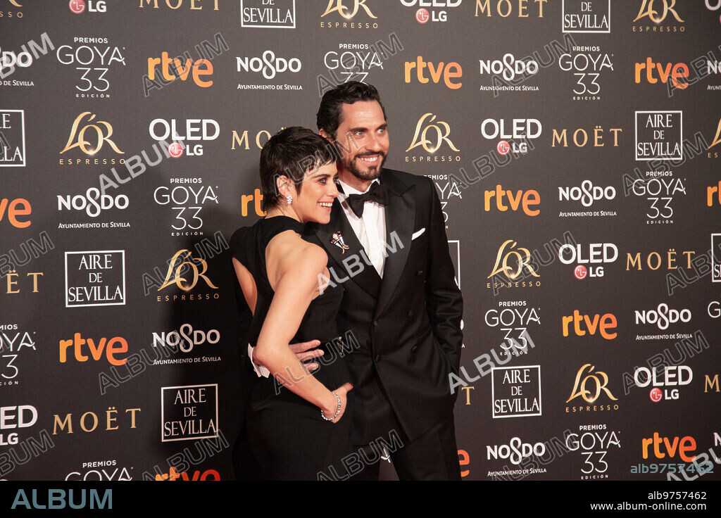 Sevilla, 02/02/2019. Gala de la 33 edición de los premios Goya, en el Fibes. En la imagen, Paco León y María León en la alfombra roja. Foto: Vanessa Gómez ARCHSEV.