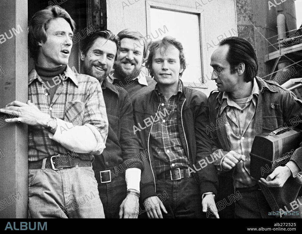 CHRISTOPHER WALKEN, CHUCK ASPEGREN, JOHN CAZALE, JOHN SAVAGE et ROBERT DE NIRO dans THE DEER HUNTER, 1978, réalisé par MICHAEL CIMINO. Copyright EMI / UNIVERSAL.