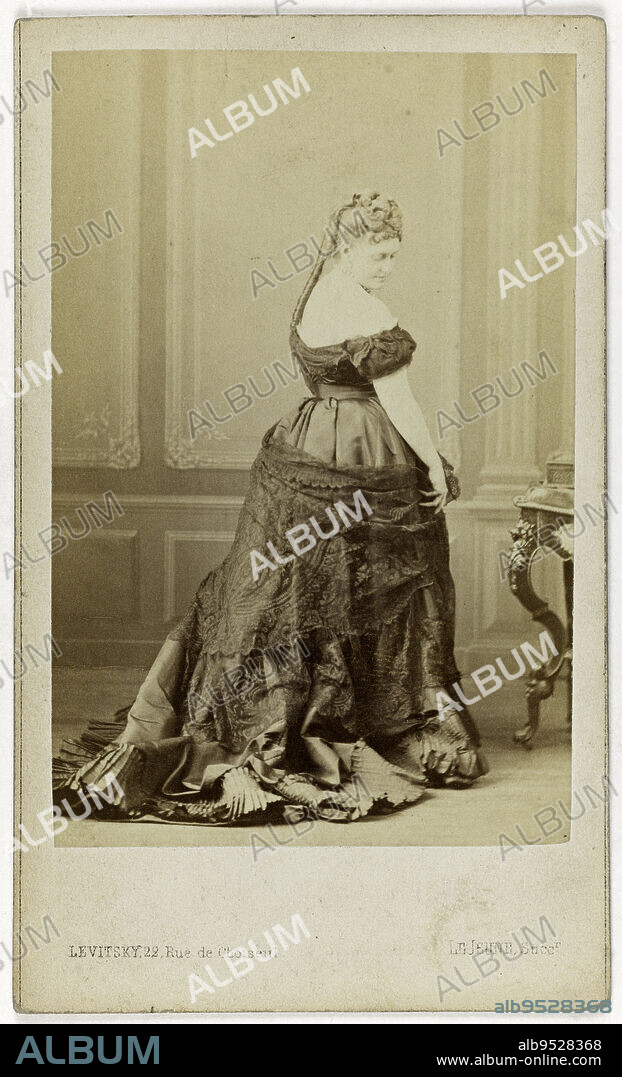 Portrait of the Duchess of Mouchy, née Anna Murat (1841-1924), second daughter of Lucien Murat, reading, LeJeune (Succr Levitsky), Photographer, Between 1860 and 1890, 2nd half of the 19th century, Graphic Arts, Photography, Albumen print, Height: 8.5 cm, Width: 5.6 cm.
