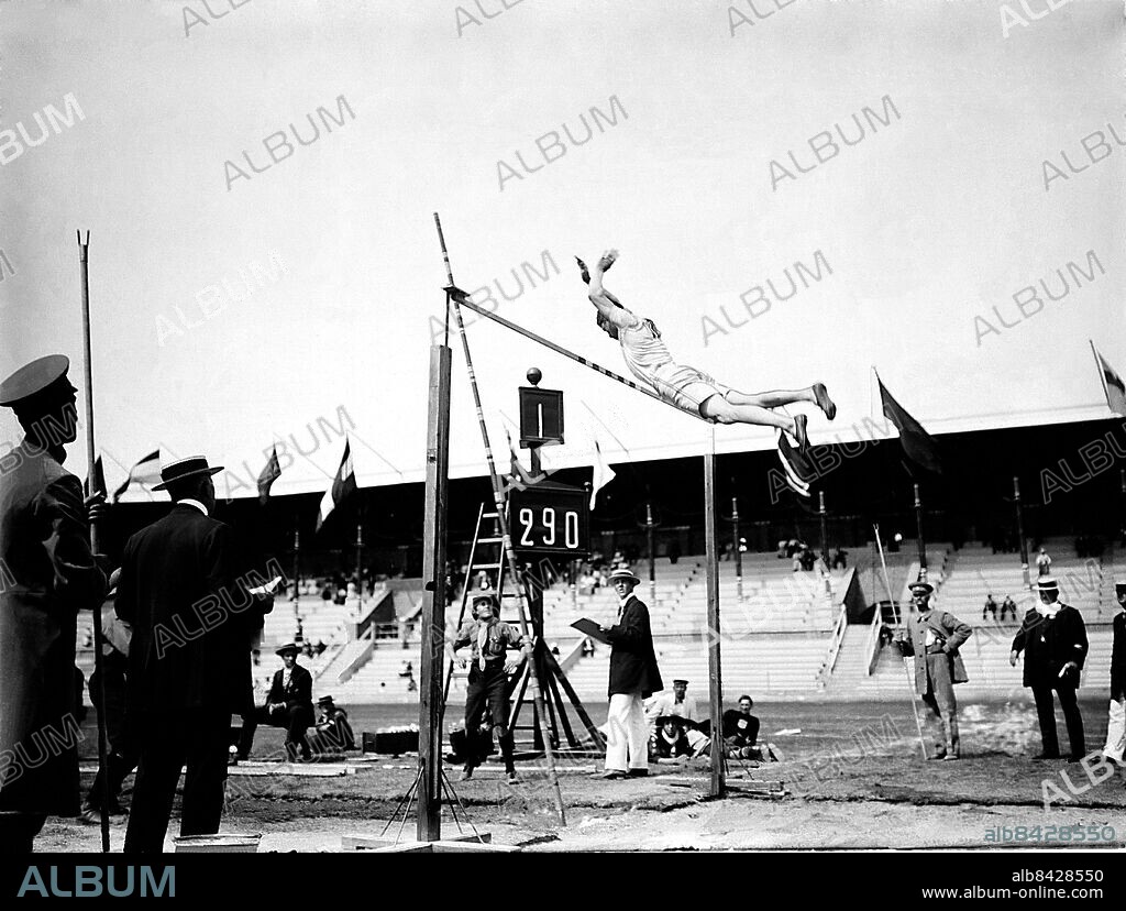 FILE 1912. Jim Thorpe in pole-vaulting at the Olympics in Stockholm 1912. Thorpe won both pentathlon and decathlon.. Foto:Scanpix Historical/ Kod:1900. Scanpix SWEDEN.