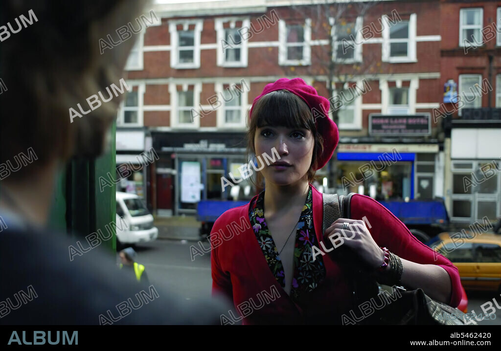 GEMMA ARTERTON in 3 UND RAUS!, 2008 (THREE AND OUT), unter der Regie von JONATHAN GERSHFIELD. Copyright Rovinge Motion Picture Company.