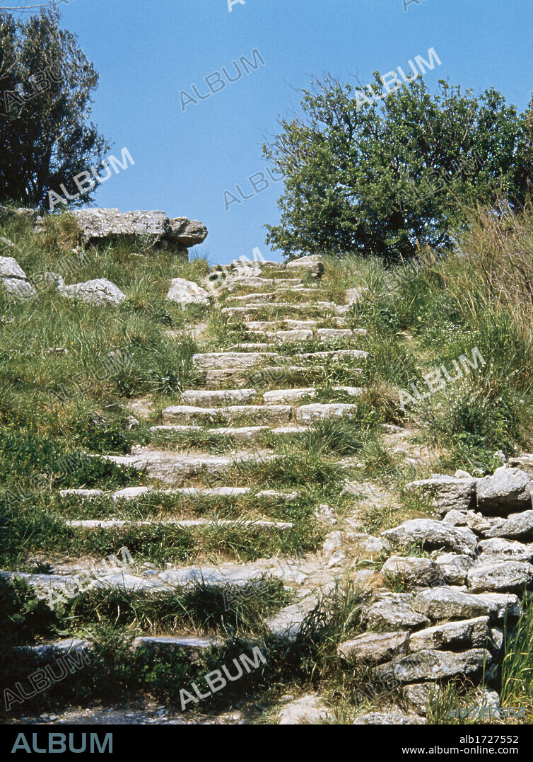 Turkey. Troy. City of Asia Minor. Troy VI stratum (1900-1300 BC). Bronze Age. Ruins of access stairway to the acropolis.