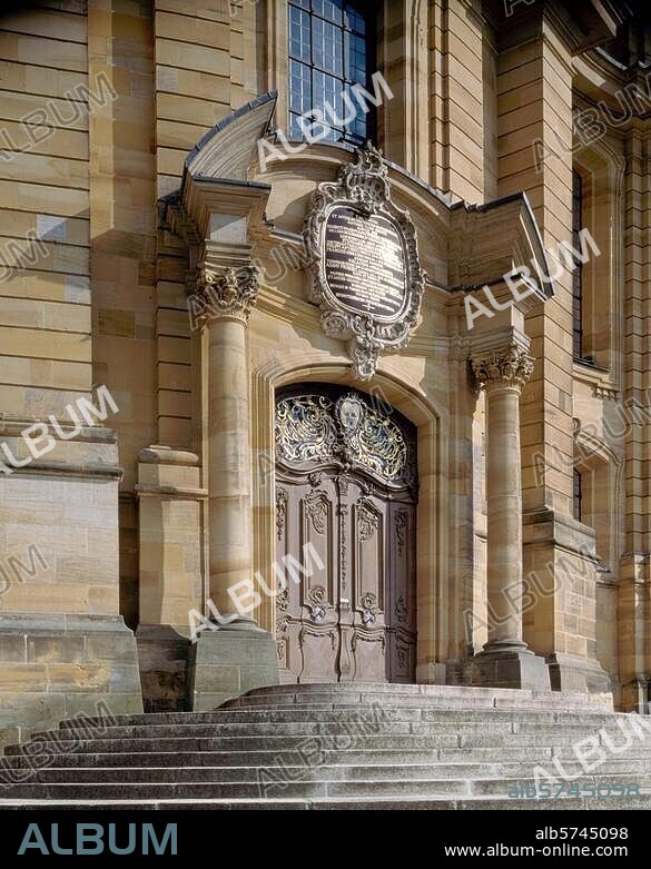 Vierzehnheiligen (Bad Staffelstein, Bavière, Allemagne), église et lieu de pélerinage (constr. 1743-72 ; arch : Balthasar Neumann). Vue partielle de la façade : portail.