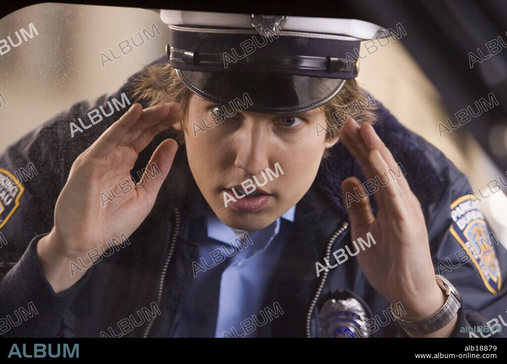 JON HEDER en ESCUELA DE PRINGAOS, 2006 (SCHOOL FOR SCOUNDRELS), dirigida por TODD PHILLIPS. Copyright DIMENSION FILMS.