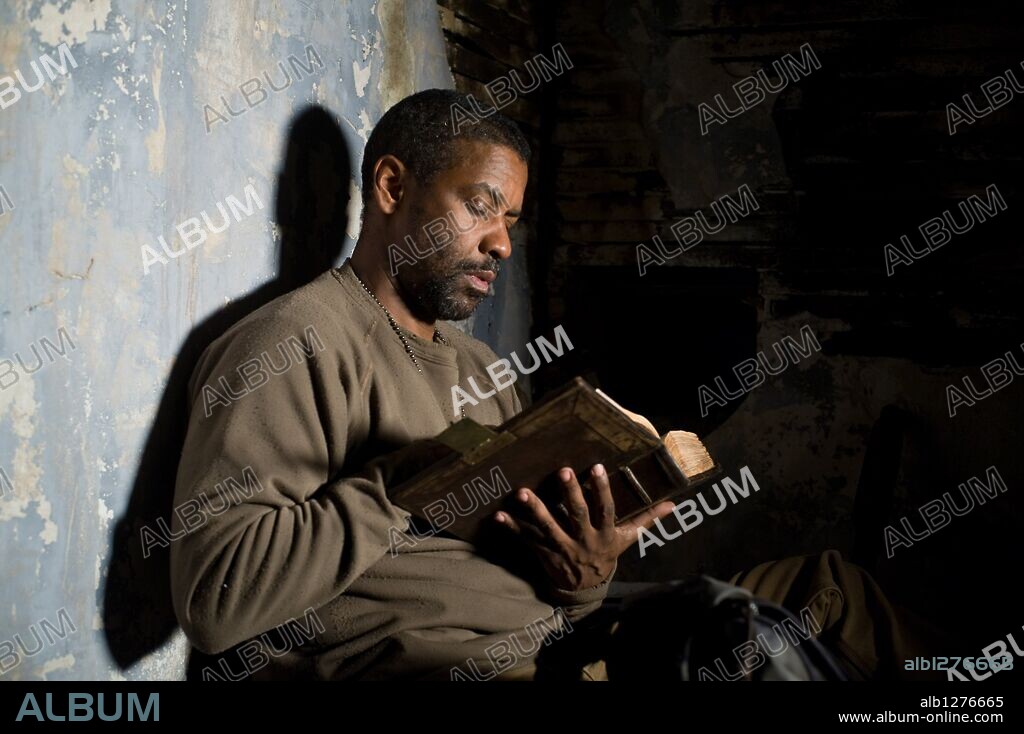 DENZEL WASHINGTON in THE BOOK OF ELI, 2010, directed by ALBERT HUGHES and ALLEN HUGHES. Copyright ALCON ENTERTAIMENT.