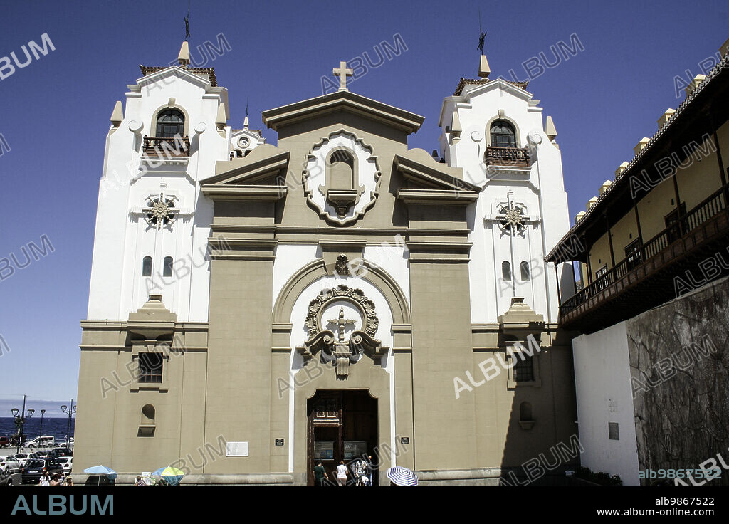 Candelaria, Tenerife, Comunidad Autonoma des Canarias, Spain. Basilica of the Royal Marian Shrine of Our Lady of Candelaria (Spanish: Basílica y Real Santuario Mariano de Nuestra Señora de la Candelaria or simply Basílica de la Candelaria). The basilica is dedicated to the Virgin of Candelaria (Patron of the Canary Islands).