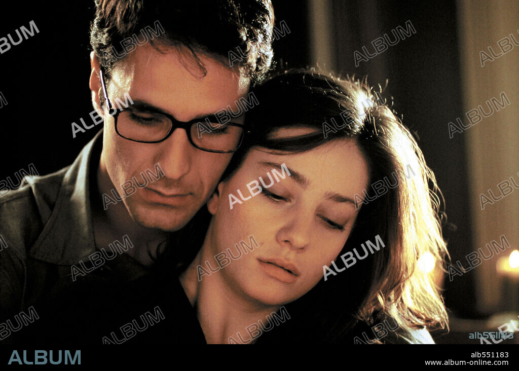 GIOVANNA MEZZOGIORNO und RAOUL BOVA in LA FINESTRA DI FRONTE, 2003, unter der Regie von FERZAN OZPETEK. Copyright SONY PICTURES CLASSICS / EUCALITTO, ROMOLO.