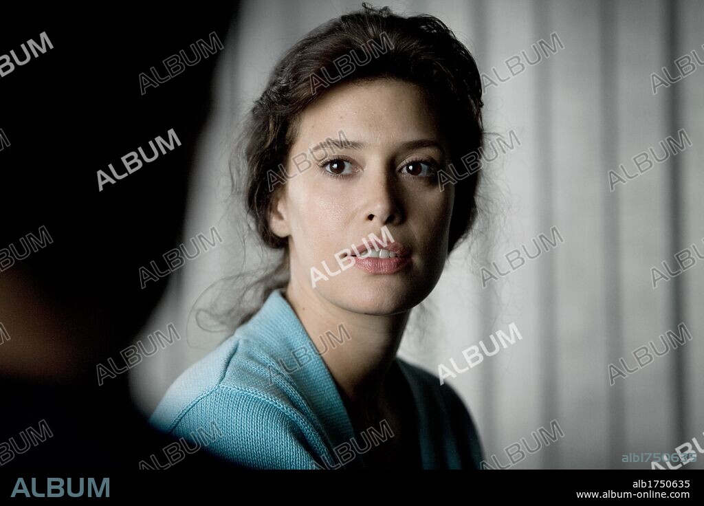 ANGIE CEPEDA en EL MAL AJENO, 2009, dirigida por OSKAR SANTOS GOMEZ. Copyright HIMENOPTERO/MOD PRODUCCIONES/SOGECABLE/ TELECINCO CINEMA.