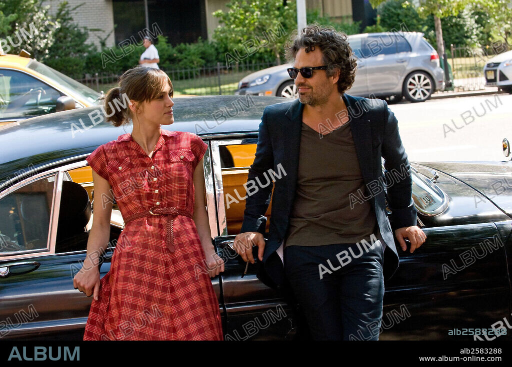 KEIRA KNIGHTLEY y MARK RUFFALO en BEGIN AGAIN, 2013, dirigida por JOHN CARNEY. Copyright EXCLUSIVE MEDIA GROUP.