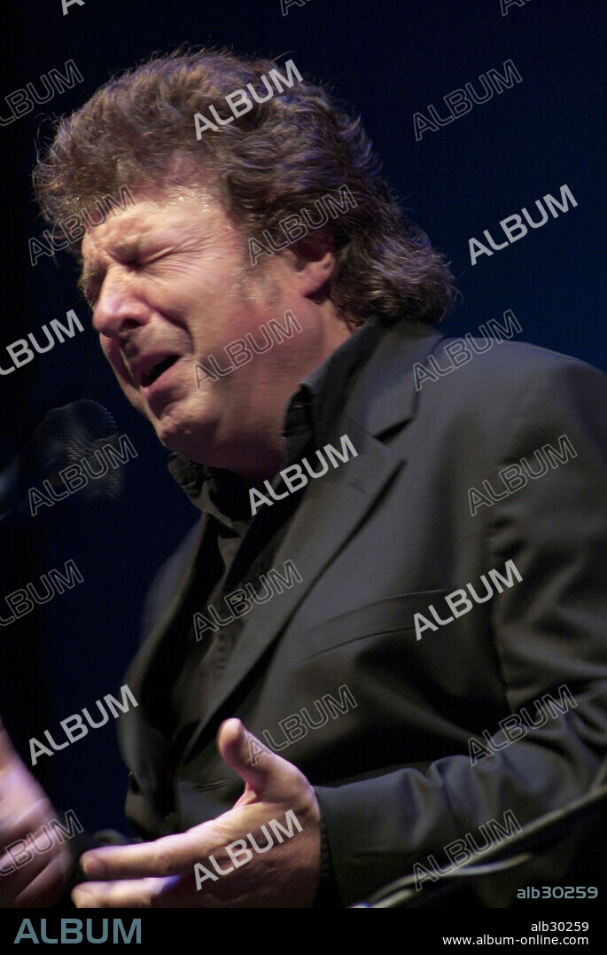 The spanish flamenco singer Enrique Morente during a performance.