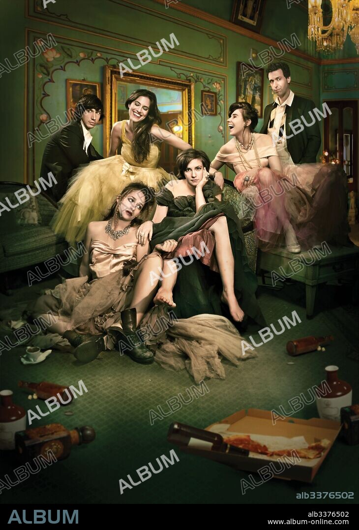 ADAM DRIVER, LENA DUNHAM, JESSA JOHANSSON, ALEX KARPOVSKY, ZOSIA MAMET und MARNIE MICHAELS. ADAM DRIVER, ALEX KARPOVSKY, ALLISON WILLIAMS, JEMIMA KIRKE, LENA DUNHAM und ZOSIA MAMET in GIRLS, 2012, unter der Regie von LENA DUNHAM. Copyright HBO.