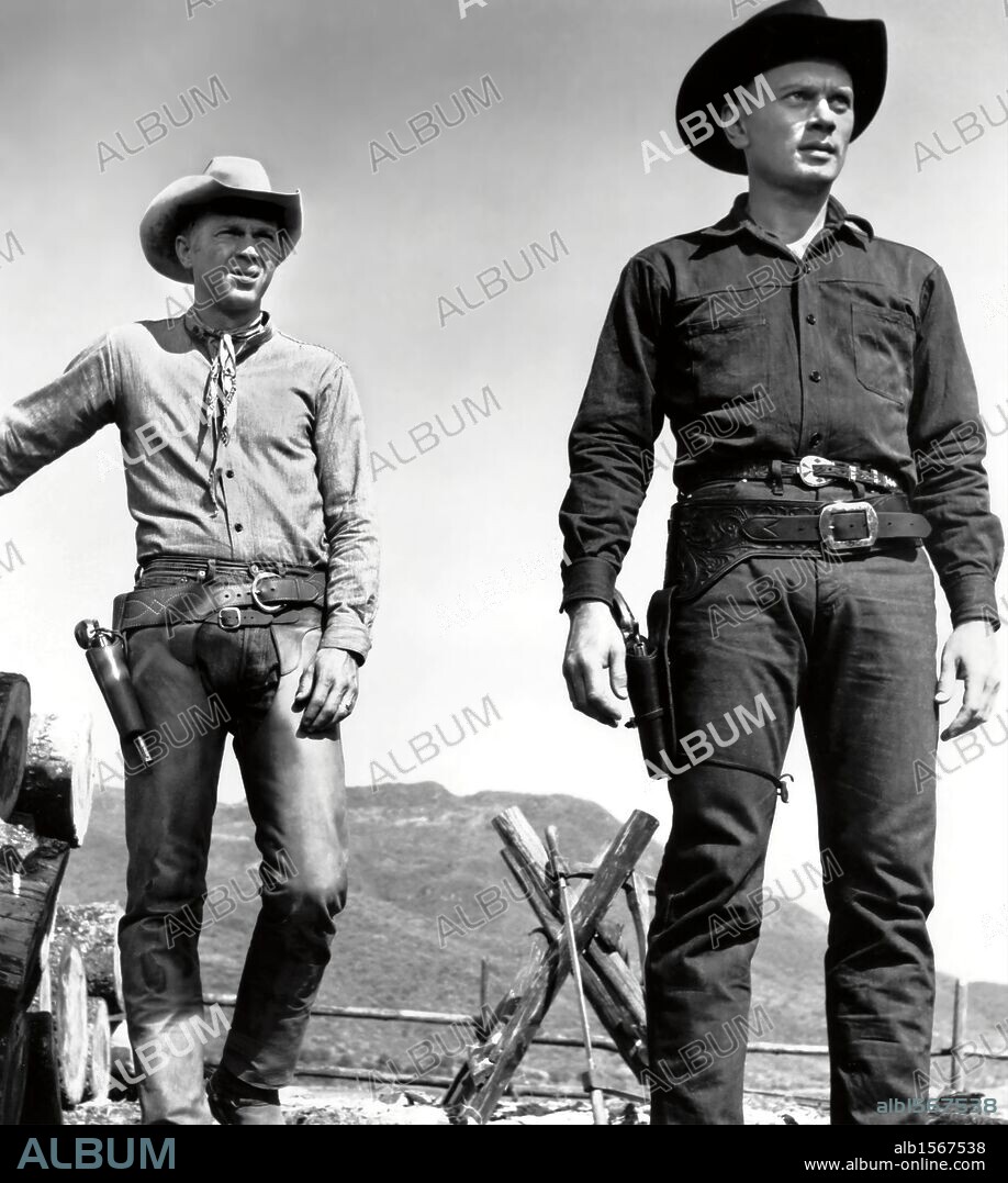 STEVE MCQUEEN y YUL BRYNNER en LOS SIETE MAGNÍFICOS, 1960 (THE MAGNIFICENT SEVEN), dirigida por JOHN STURGES. Copyright UNITED ARTISTS.