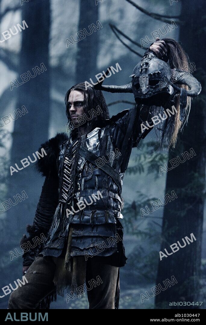 KARL URBAN in PATHFINDER - FÄHRTE DES KRIEGERS, 2007 (PATHFINDER), unter der Regie von MARCUS NISPEL. Copyright VINLAND PRODUCTIONS CANADA INC/PHOENIX PICTURES/DUNE ENTERTA.