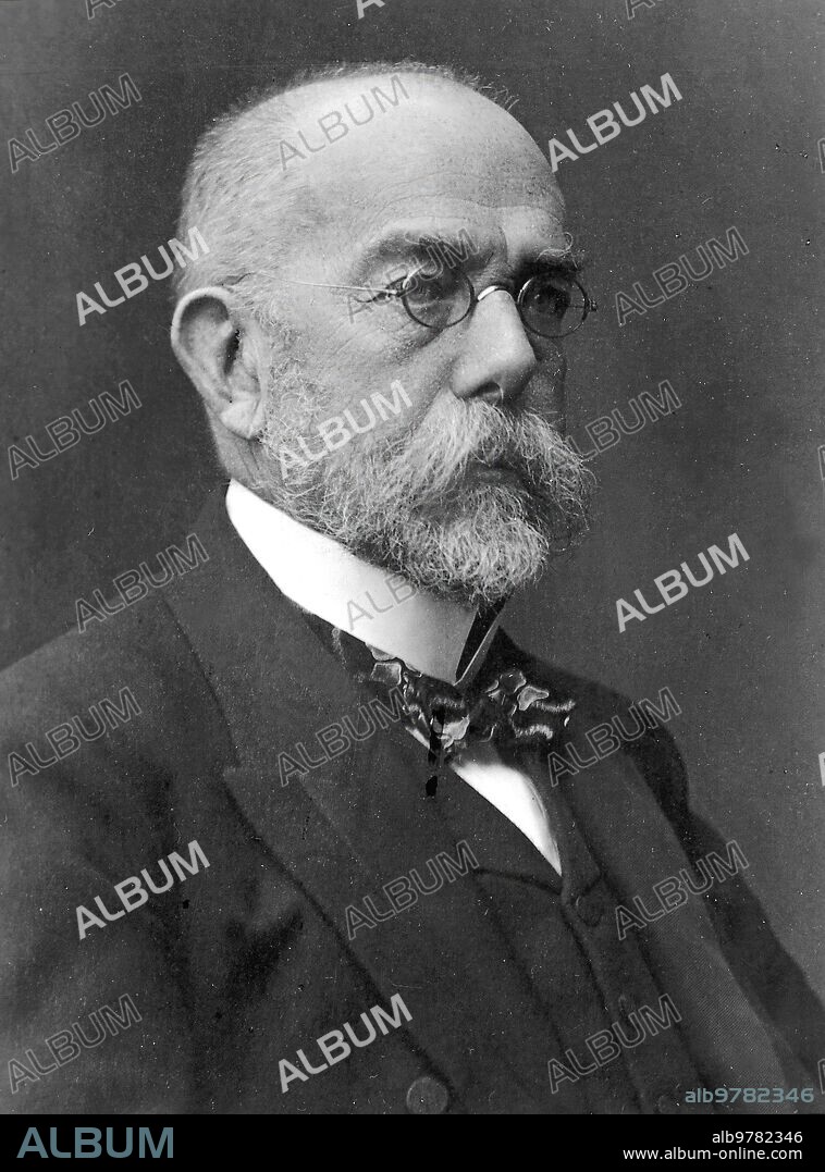 1900. Berlin. Dr. Roberto Koch, famous German bacteriologist.