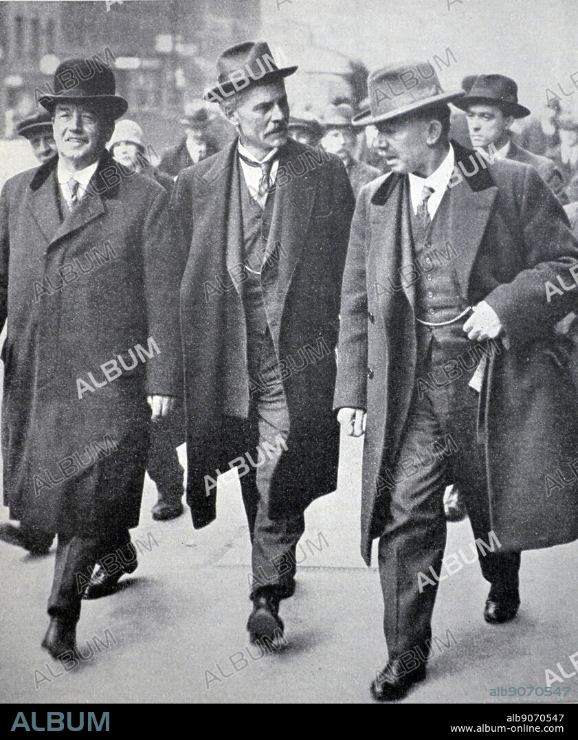 Arthur Henderson, Ramsey McDonald and James Henry Thomas 1931.