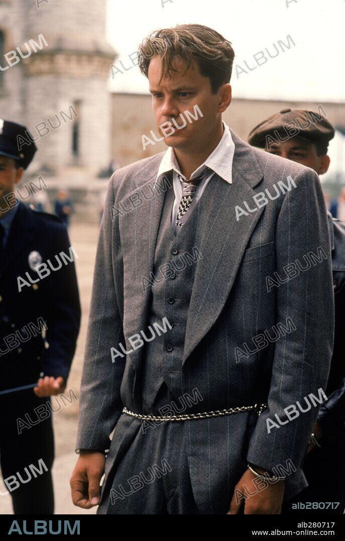 TIM ROBBINS en CADENA PERPETUA, 1994 (THE SHAWSHANK REDEMPTION), dirigida por FRANK DARABONT. Copyright CASTLE ROCK ENTERTAINMENT.