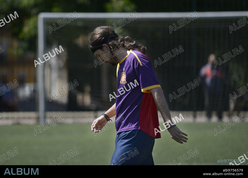 Madrid, 23/05/2015. Miembros de Podemos han jugado un partido de fútbol en la jornada de reflexión electoral. En la imagen, Pablo Iglesias con una camiseta de España con los colores de la Segunda República. Foto: Maya Balanya ARCHDC.
