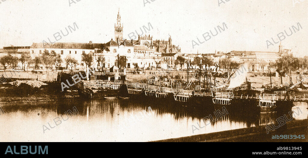 Sevilla, 1851. El puente de barcas, fotografiado por el Vizconde de Vigier en 1851, cuando acababa de ser desplazado de su lugar primitivo debido a la construcción del puente de Isabel II.