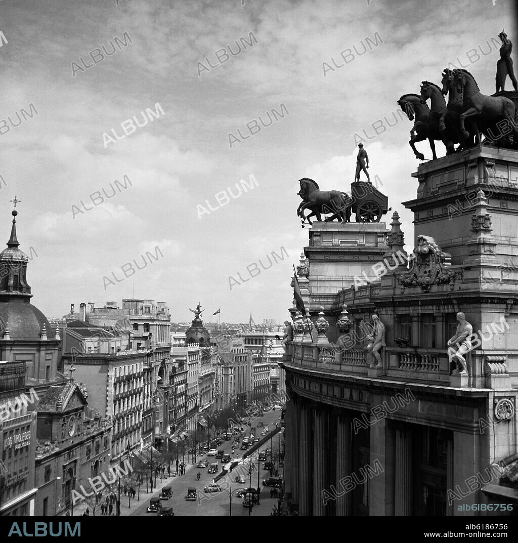 CALLE ALCALA - FOTOGRAFIA EN BLANCO Y NEGRO - AÑOS 50.
