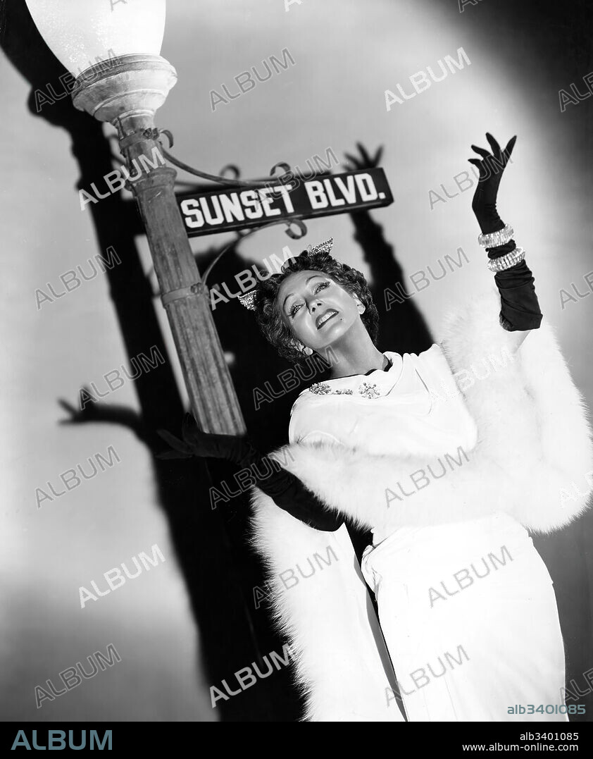 GLORIA SWANSON in SUNSET BOULEVARD, 1950 (SUNSET BLVD.), unter der Regie von BILLY WILDER. Copyright PARAMOUNT PICTURES.