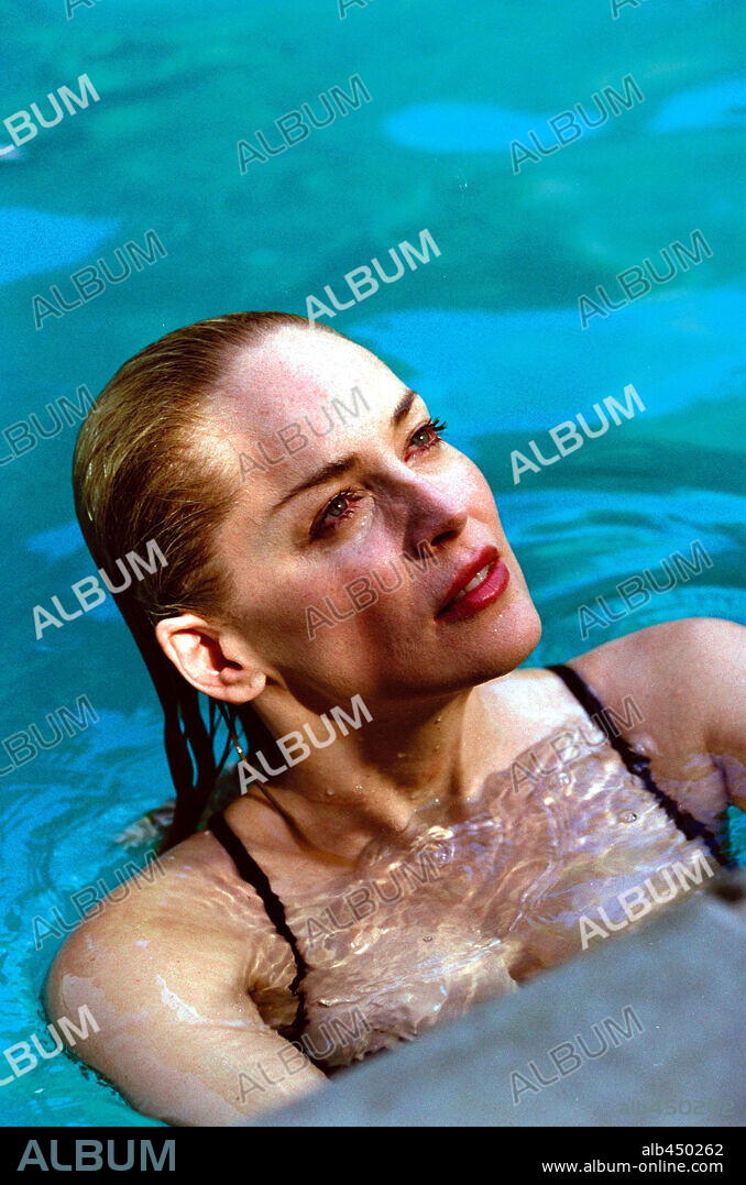 SHARON STONE en LA CASA, 2003 (COLD CREEK MANOR), dirigida por MICHAEL FIGGIS. Copyright RED MULLER PROD/TOUCHSTONE PICTURES.