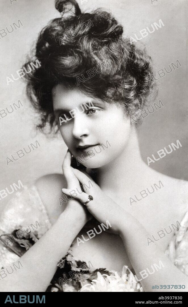 Billie Burke (1885-1970), American actress, 1908. From the Davidson Bros. Postcard Series.