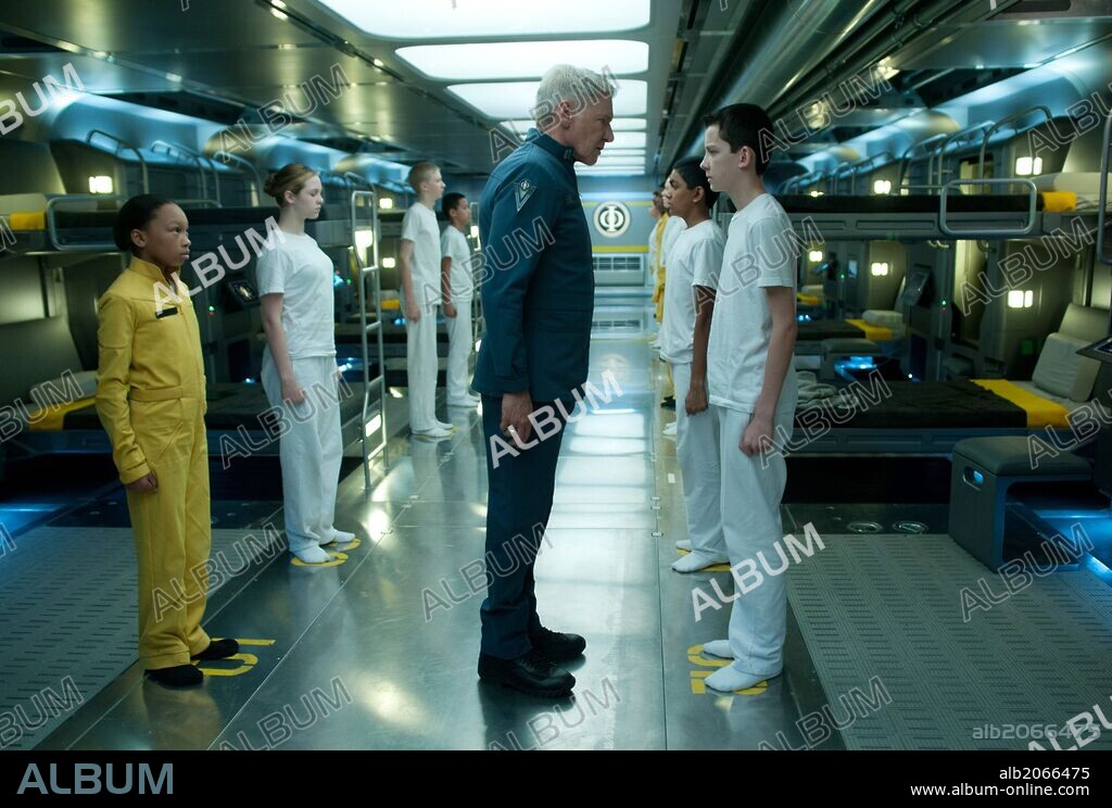 ASA BUTTERFIELD and HARRISON FORD in ENDER'S GAME, 2013, directed by GAVIN HOOD. Copyright ODD LOT ENTERTAINMENT.