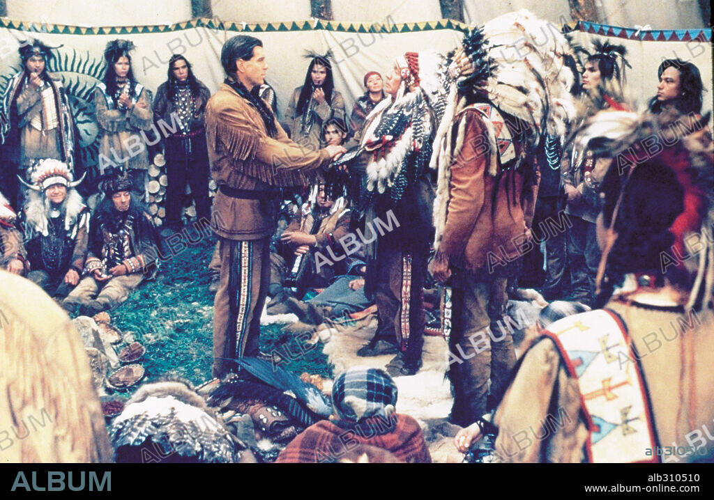 PIERCE BROSNAN in GREY OWL, 1999, directed by RICHARD ATTENBOROUGH. Copyright LARGO ENTERTAINMENT.
