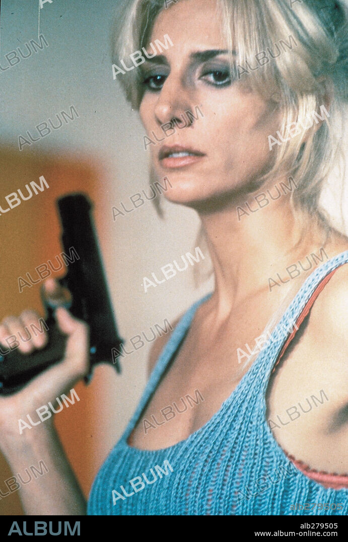 PASTORA VEGA en UN ASUNTO PRIVADO, 1996, dirigida por IMANOL ARIAS. Copyright CARTEL.