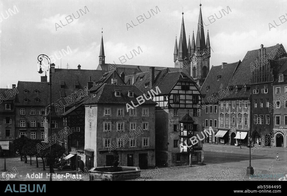 Eger, tschech. Cheb (Westböhmen, Tschechoslowakei), Marktplatz. Marktplatz mit Sankt Nikolaus. Foto, nach 1939.