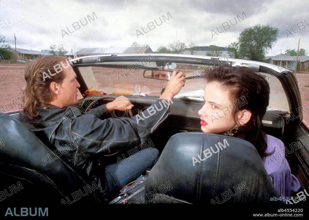 JULIETTE LEWIS and WOODY HARRELSON in NATURAL BORN KILLERS, 1994, directed by OLIVER STONE. Copyright CANAL +/REGENCY/ALCOR.