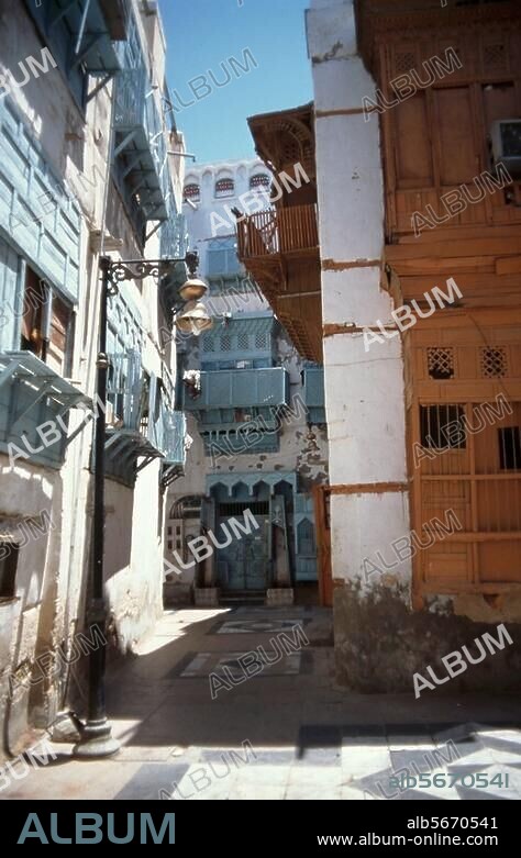Jiddah (Saudi-Arabien), Alter Hafen. Typische Häuser im alten Hafenviertel, errichtet aus Korallen-Kalkstein. Foto, undat.