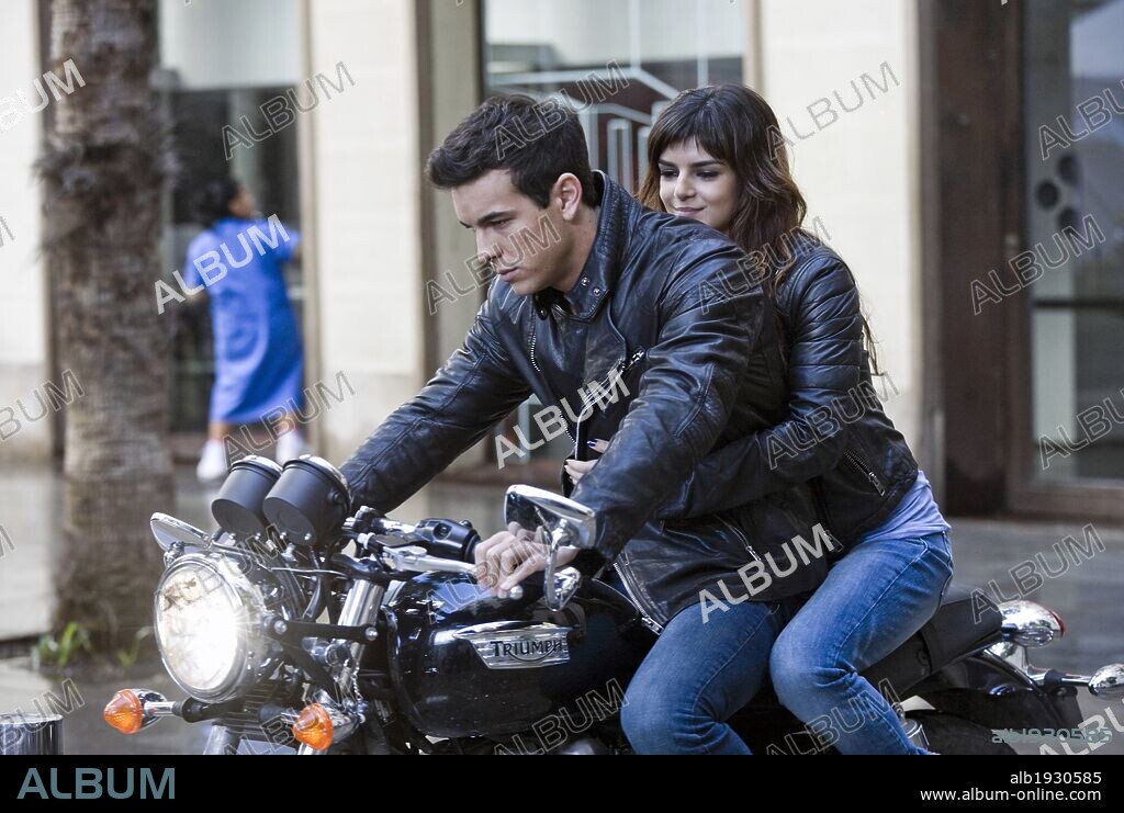 CLARA LAGO y MARIO CASAS en TENGO GANAS DE TI, 2012, dirigida por FERNANDO GONZALEZ MOLINA. Copyright ANTENA 3 FILMS/ZETA AUDIOVISUAL.