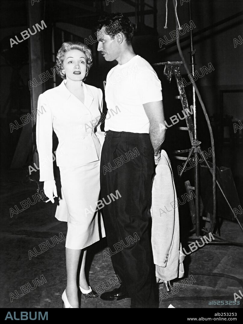 CHARLTON HESTON und MARLENE DIETRICH in TOUCH OF EVIL, 1958, unter der Regie von ORSON WELLES. Copyright UNIVERSAL PICTURES.