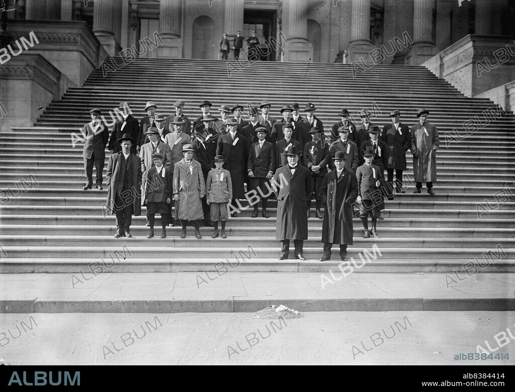 HARRIS & EWING. Cotton Growers On Capitol Steps - Congressman Tom Heflin of Alabama, Front Center, 1912. [US cotton farmers: Senator James Thomas Heflin, nicknamed "Cotton Tom", is in the front row, 1st left].