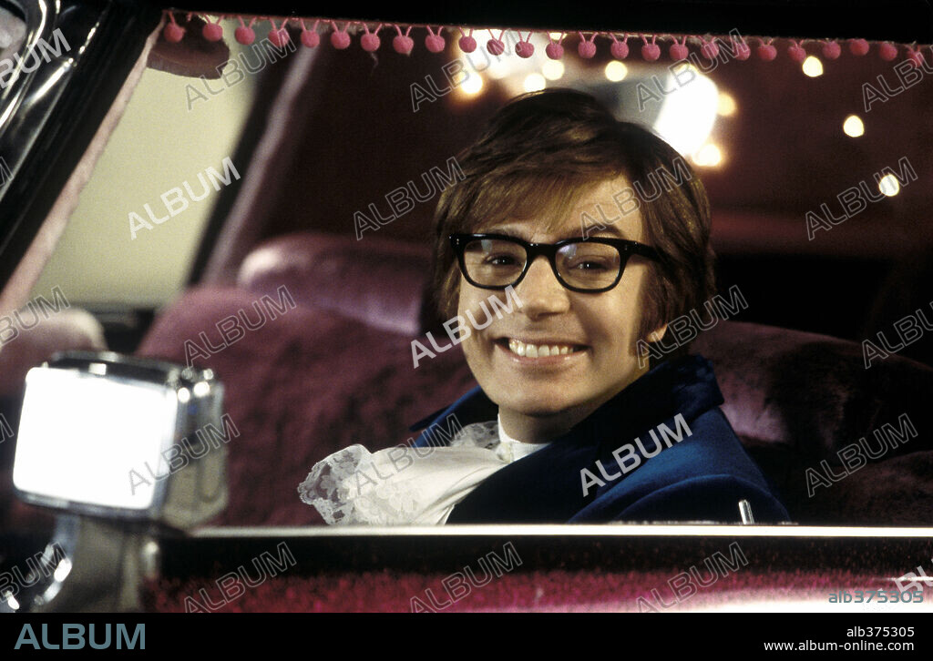 MIKE MYERS en AUSTIN POWERS EN MIEMBRO DE ORO (AUSTIN POWERS IN GOLDMEMBER, 2002), dirigida por JAY ROACH. Copyright NEW LINE CINEMA.