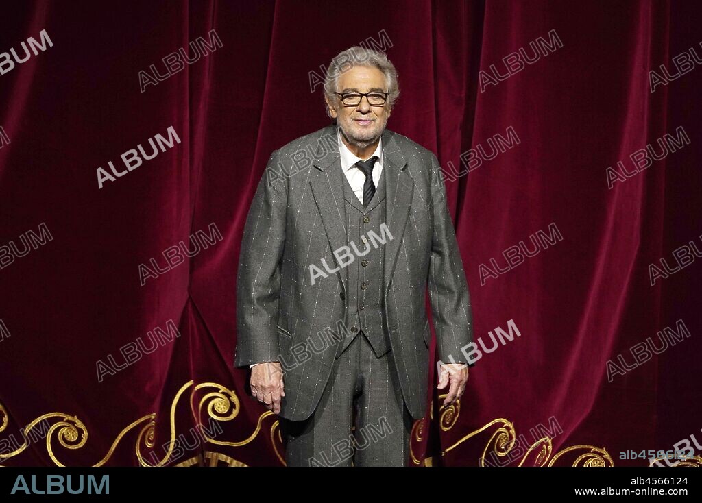 January 16, 2020, Berlin, Berlin, Deutschland: Placido Domingo beim Schlussapplaus nach der AuffÃ¼hrung von 'La Traviata' in der Staatsoper Unter den Linden. Berlin, 16.01.2020. 16/01/2020