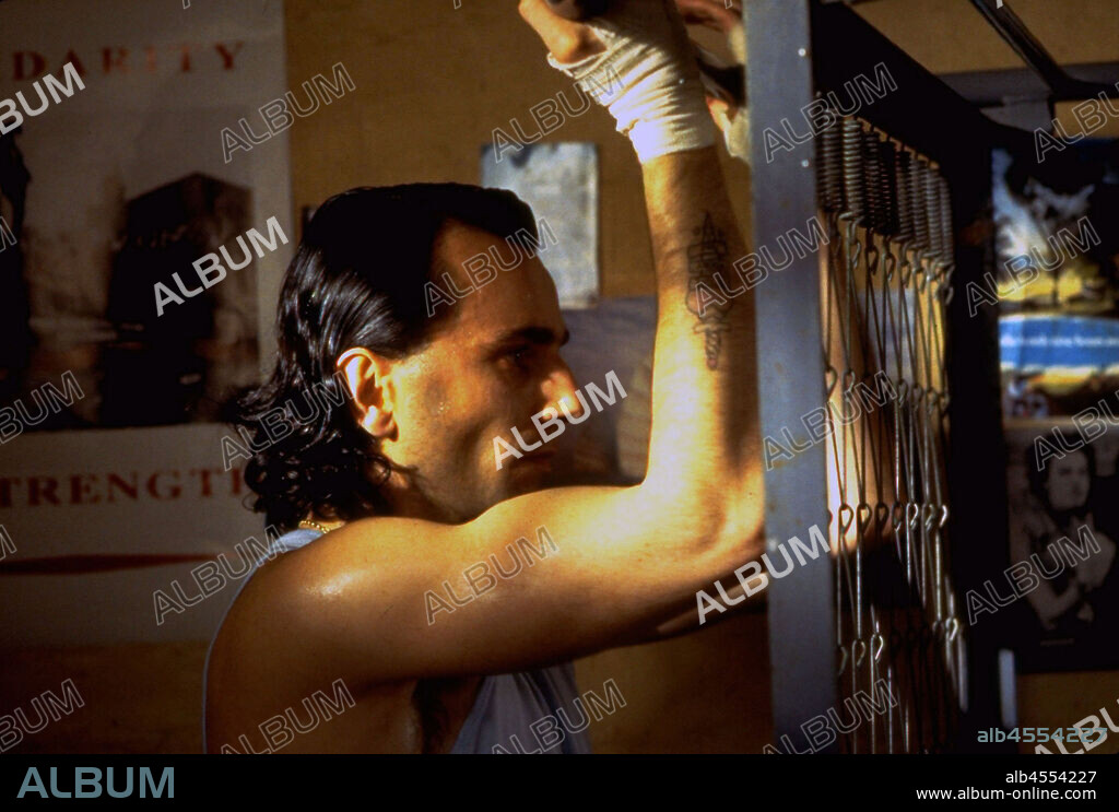 DANIEL DAY-LEWIS en EN EL NOMBRE DEL PADRE, 1993 (IN THE NAME OF THE FATHER), dirigida por JIM SHERIDAN. Copyright UNIVERSAL PICTURES.