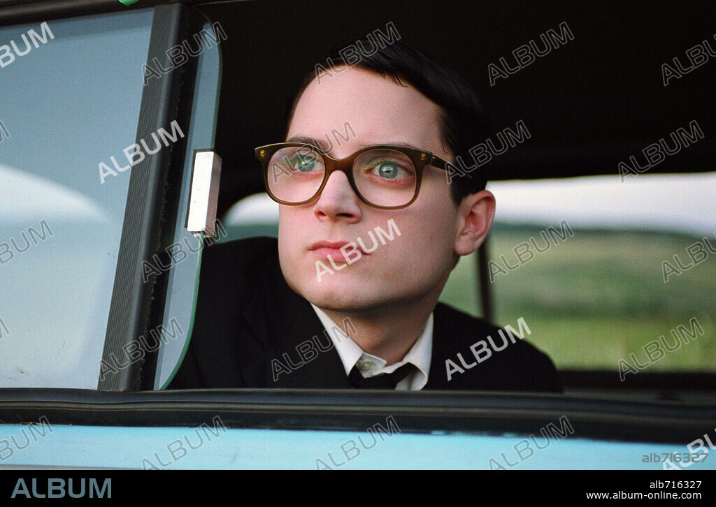 ELIJAH WOOD in EVERYTHING IS ILLUMINATED, 2005, directed by LIEV SCHREIBER. Copyright WARNER INDEPENDENT PICTURES / DAVIDSON, NEIL.
