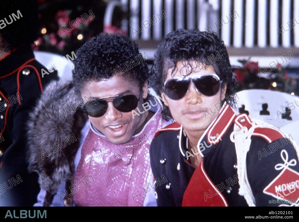 Jackson, Michael and "The Jacksons" at a press conference at Tavern on the Green, NYC.