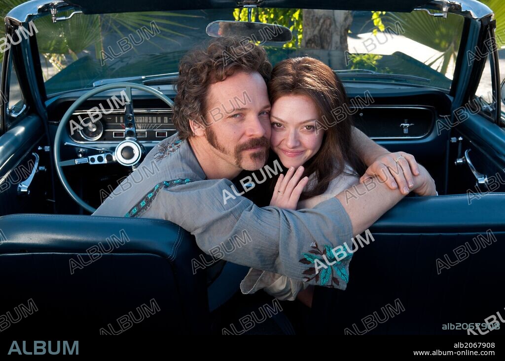 AMANDA SEYFRIED and PETER SARSGAARD in LOVELACE, 2013, directed by JEFFREY FRIEDMAN and ROB EPSTEIN. Copyright MILLENNIUM FILMS.