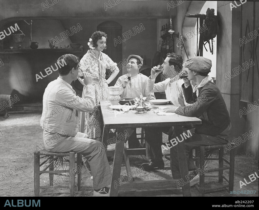 JOAQUIN VALLE, MARIA DEL PILAR LEBRON and VICTOR M. MERAS in EL GATO MONTES, 1936, directed by ROSARIO PI. Copyright CIFESA.