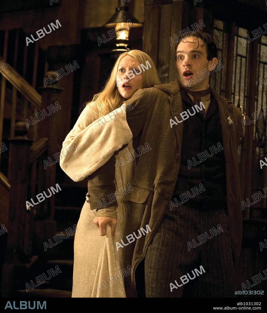CHARLIE COX and CLAIRE DANES in STARDUST, 2007, directed by MATTHEW VAUGHN. Copyright DI BONAVENTURA PICTURES/INGENIOUS FILM PARTNERS/MARV FILMS.
