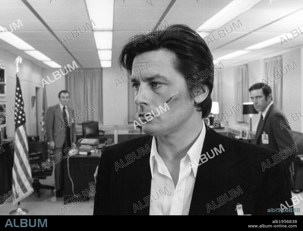 ALAIN DELON in SCORPIO, 1973, directed by MICHAEL WINNER. Copyright MIRISCH/SCIMITAR PROD.