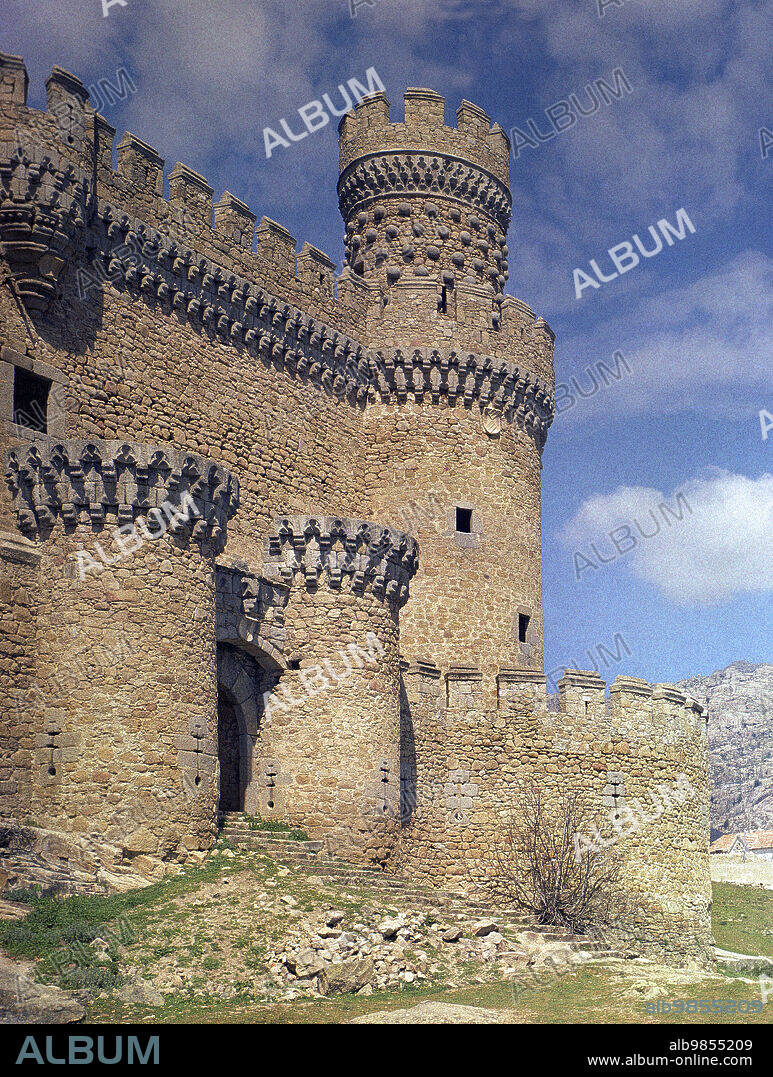 JUAN GUAS. FACHADA PRINCIPAL DEL CASTILLO DE MANZANARES EL REAL - SIGLO XV - ANTES DE RESTAURAR - FOTO AÑOS 60.