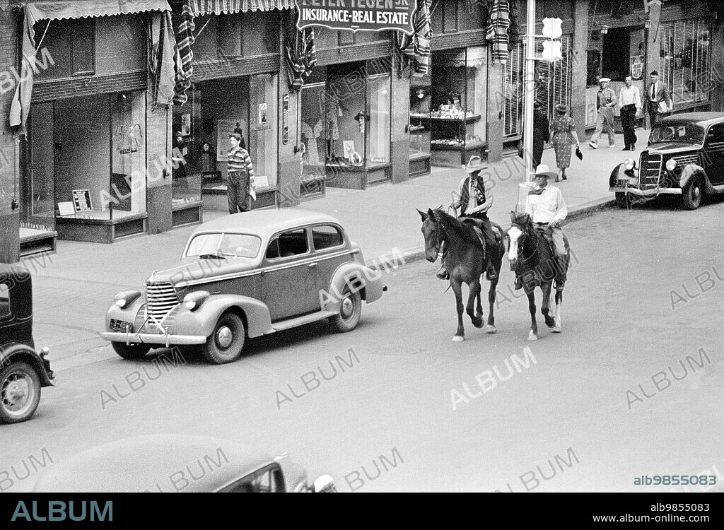 Street scene, Billings, Montana, USA, Arthur Rothstein, U.S. Farm Security Administration, July 1939.