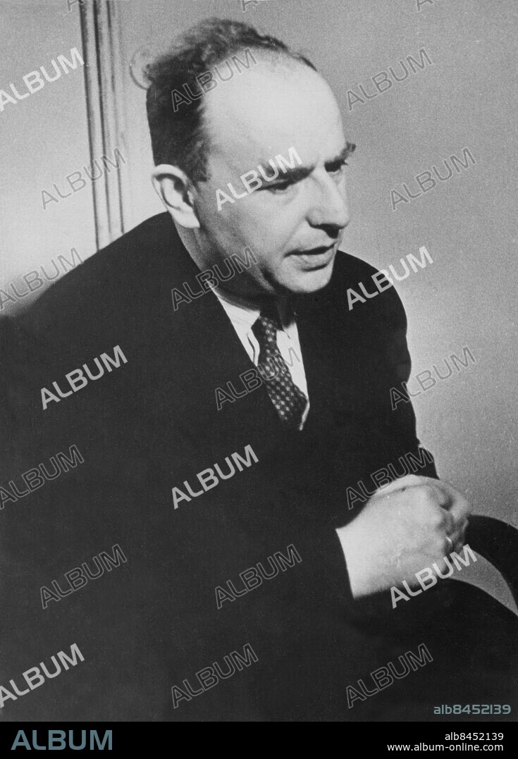 Orig. bildtext... FIRST PHOTO OF THE GERMAN BLACK FRONT LEADER. This is believed to be the first photo of Dr. Otto Strasser, leader of the German Black Front, an anti Hitler organization which is flooding Germany with anti-Nazi propaganda through underground channels. Dr. Strasser, a German, now lives in Prague from where he directs his organisation. According to a report from Pragque an attempt has been made recently on the life of Dr. Strasser and his brother Herr Gregory Strasser. Anm. Otto Strasser, anslöt sig till nazismen 1925, bröt 1930. Bildade Svarta fronten som bekämpade Hitler. I landsflykt 1933-1955, bror till Gregor Strasser. Motstånd Politisk opposition Tysk anti-nazist persons: OTTO STRASSER sites: TYSKLAND.