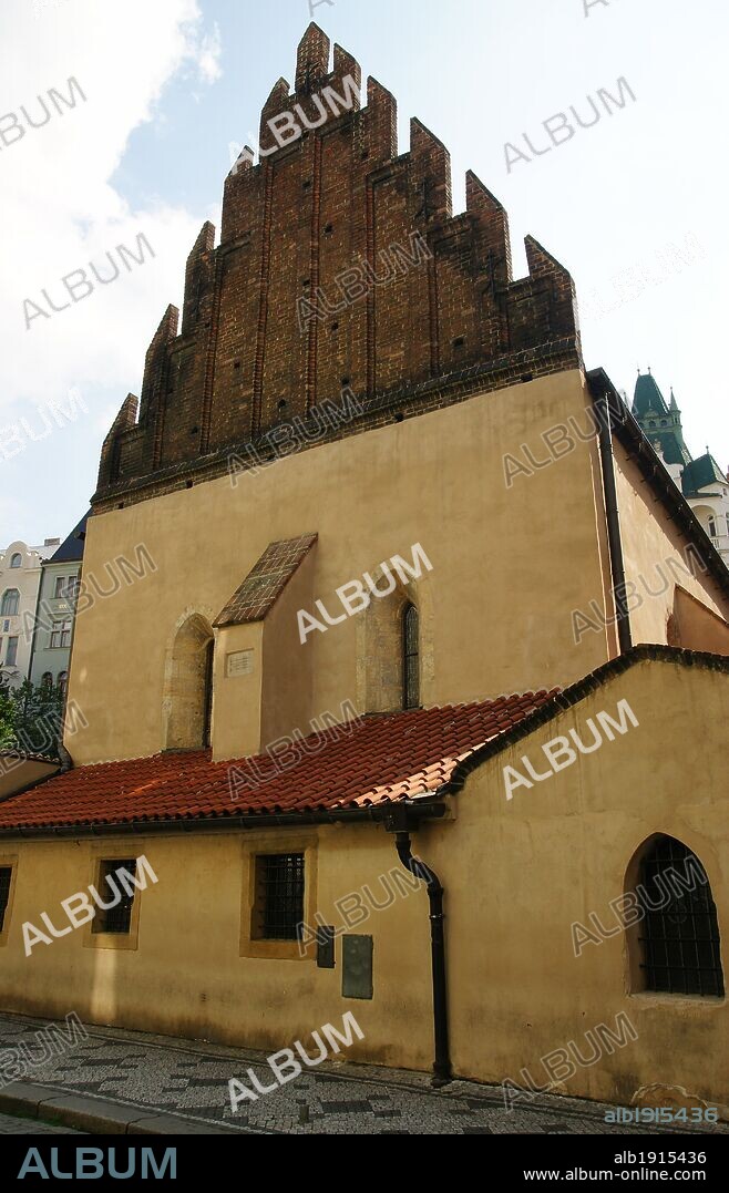 REPUBLICA CHECA. PRAGA (PRAHA). SINAGOGA VIEJO-NUEVA. Construida en estilo gótico a mediados S. XIII. En ella aún se realizan servicios religiosos. Josefov (Antiguo Barrio Judio). Centro Europa.