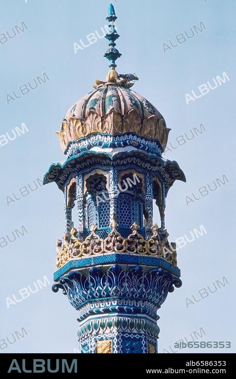 Daraza (Provinz Sindh, Pakistan), Mausoleum des Sachal Sarmast (Sachal Sarmast; Sufi-Dichter; 1739-1829). /-Teilansicht: Minarett.-/ Foto, Dezember 1982.