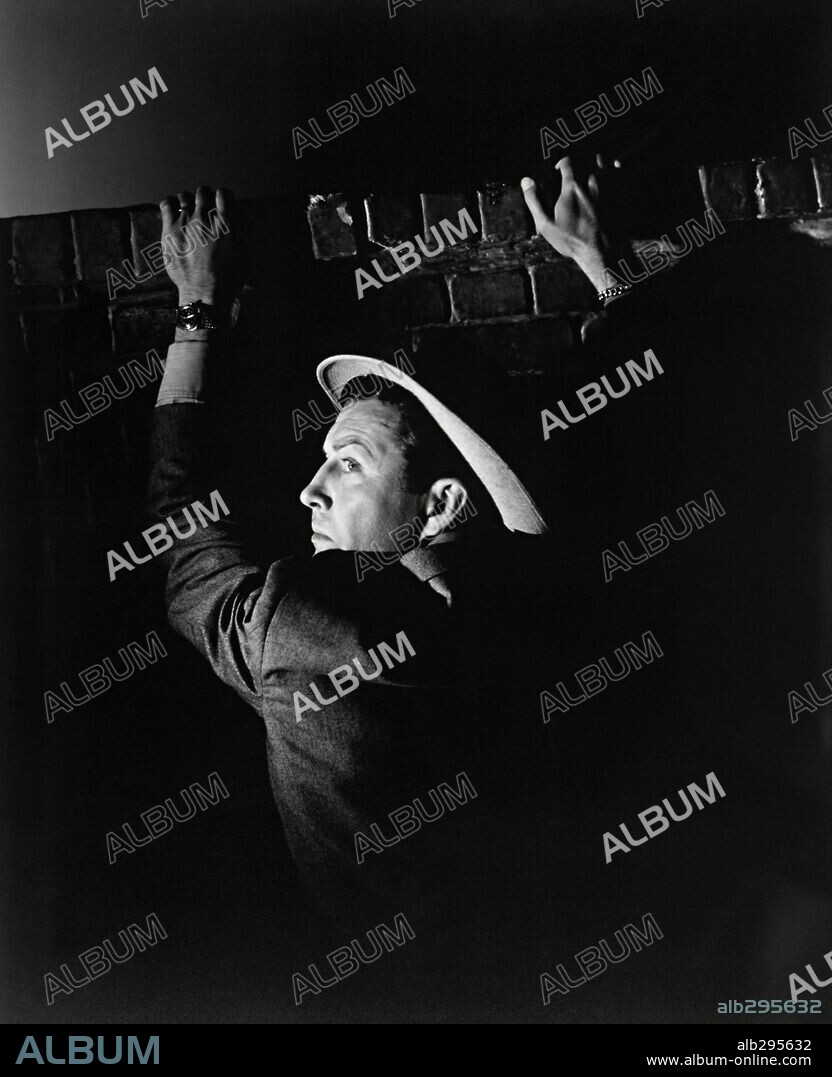 ROBERT TAYLOR en MURO DE TINIEBLAS, 1947 (HIGH WALL), dirigida por CURTIS BERNHARDT. Copyright M.G.M.